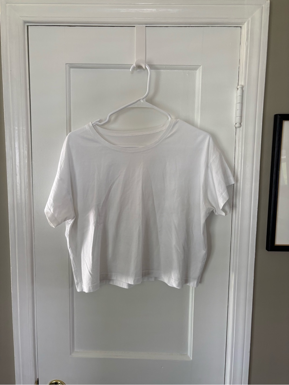 lululemon athletica Cropped White Short Sleeve Tee